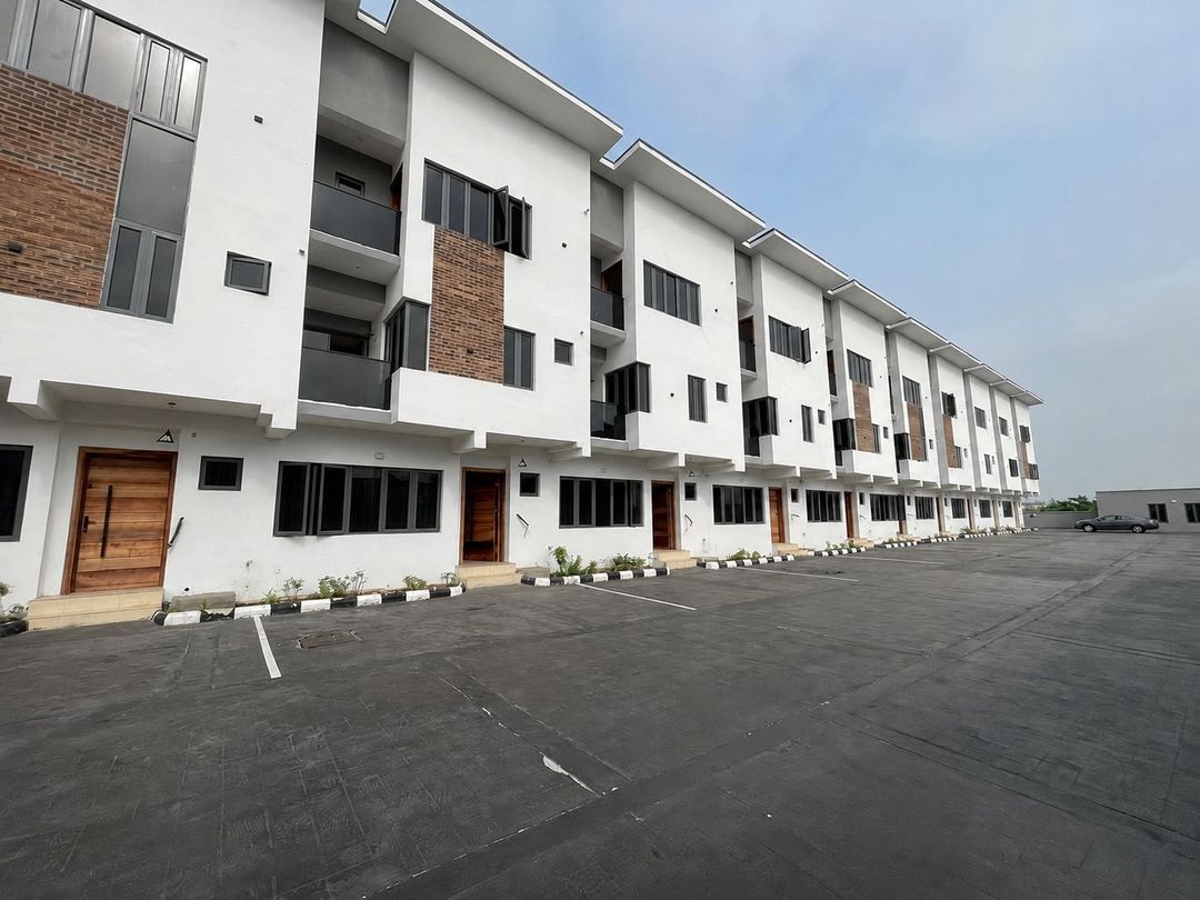 4 Bedroom Terraced for Rent in Lekki Estate Rd, Lekki Phase 1, Lagos